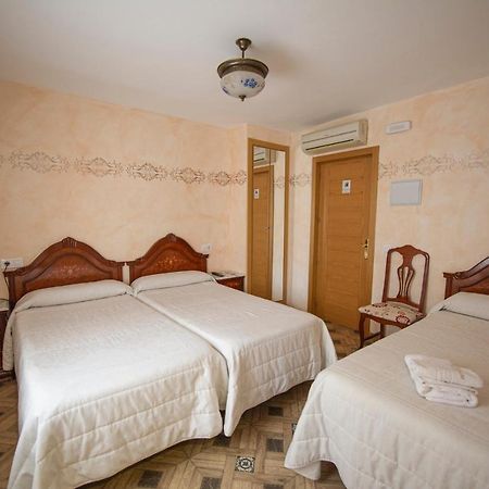 Hostal Paquita Madrid Exterior photo