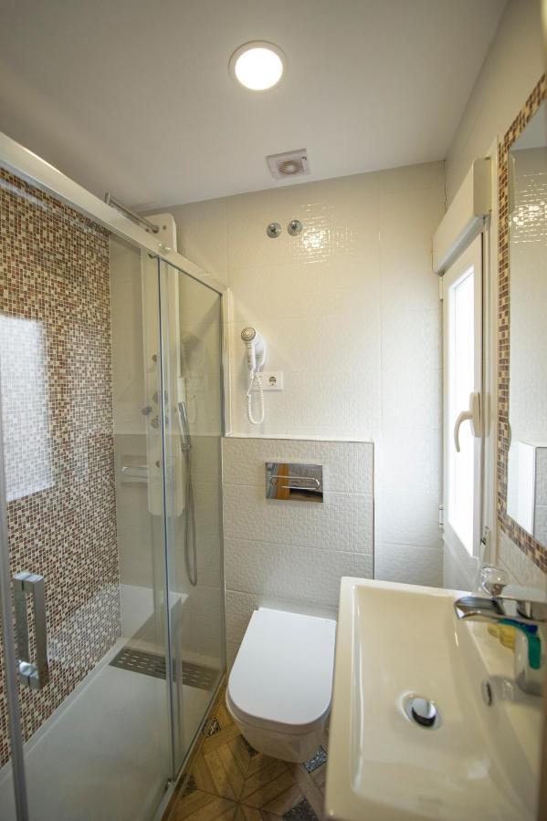 Hostal Paquita Madrid Exterior photo