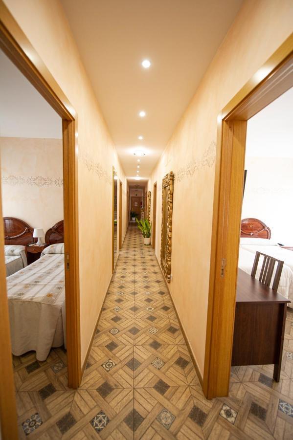 Hostal Paquita Madrid Exterior photo