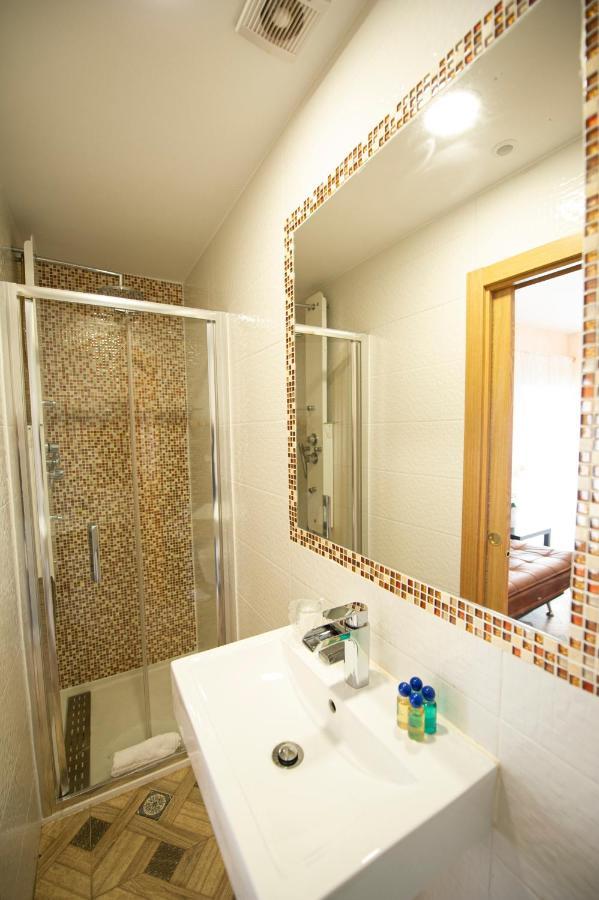 Hostal Paquita Madrid Exterior photo